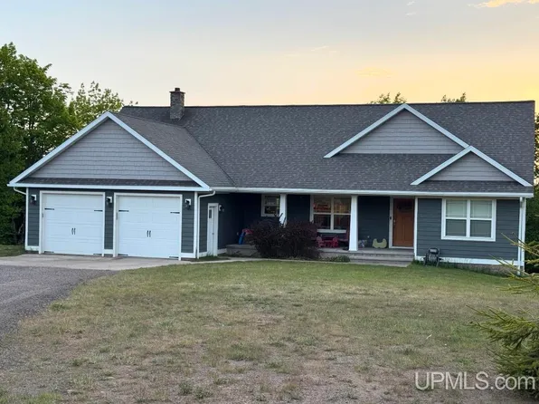 53185 Salo Rd, Hancock, MI 49930