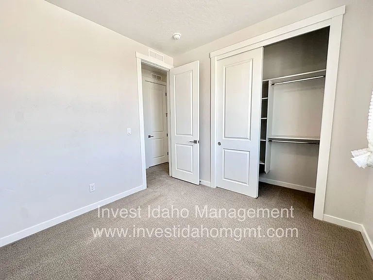 385 N Stone Canyon Ln — Photo 23