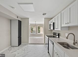 11305 Commonwealth Dr APT 102, Rockville, MD 20852