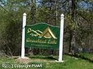 6 Winnebago Dr, Pocono Lake, PA 18347
