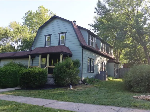 421 3rd St, Belton, MO 64012