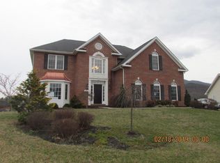 2140 River Oaks Dr, Salem, VA 24153