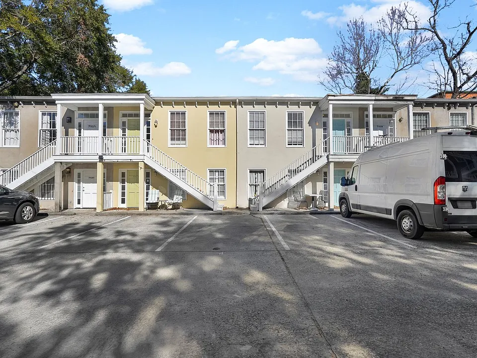 702 Tattnall St