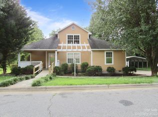 717 2nd Street Pl SW, Conover, NC 28613