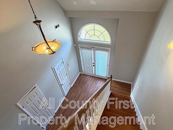 5th image of 2215 Lake Royale Dr
