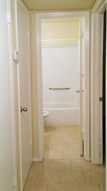 4th image of 1500 E Northwest Blvd #424
