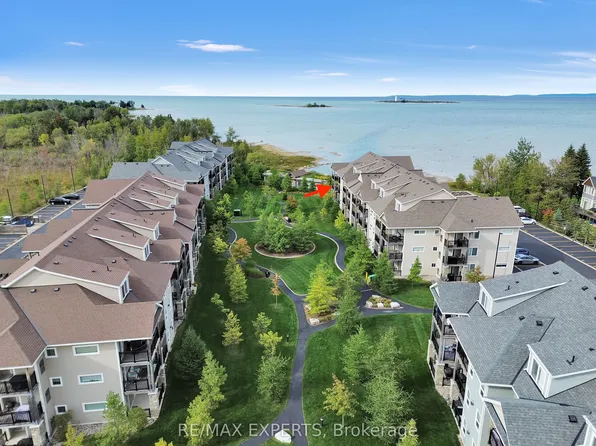 4 Cove Ct #207, Collingwood, ON L9Y 0Y6