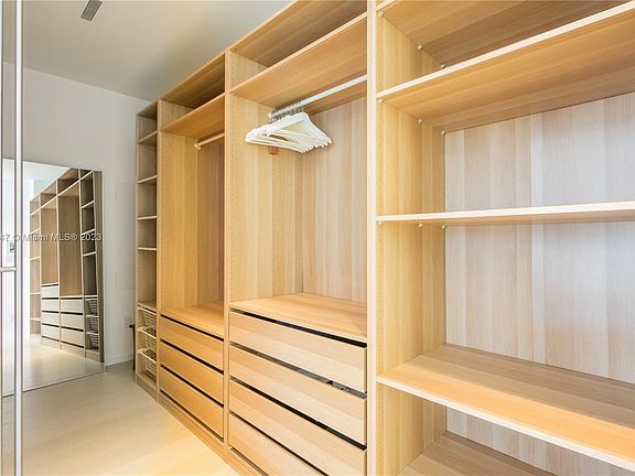 5th image of 3315 Collins Ave APT 4D