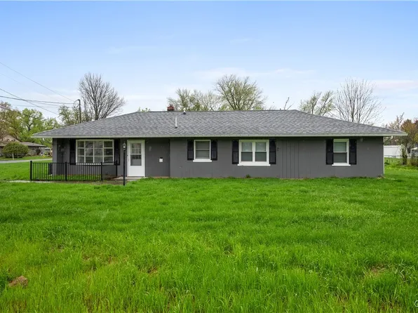 5904 Warren Dr, Cicero, NY 13039