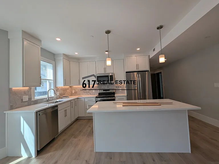 11 Holton St #2 — Photo 3