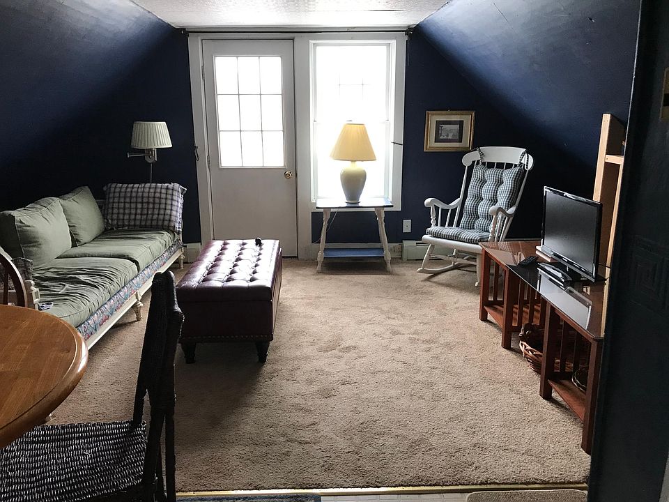 1st image of 46 Court St #3