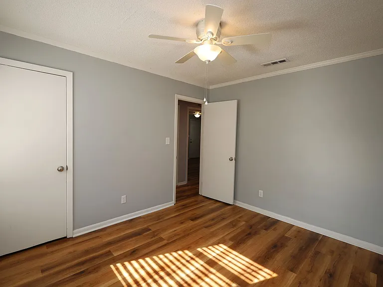 1709 Azalea Dr #B — Photo 7
