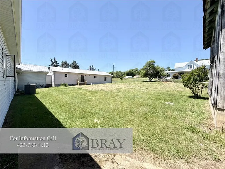 307 Honeysuckle Dr — Photo 3