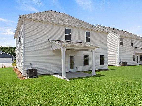 5th image of 615 Silver Fir St