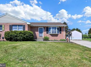 15 Sycamore Ln, Hanover, PA 17331