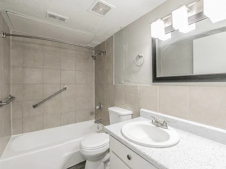 Sunset Height Apartments — Photo 9