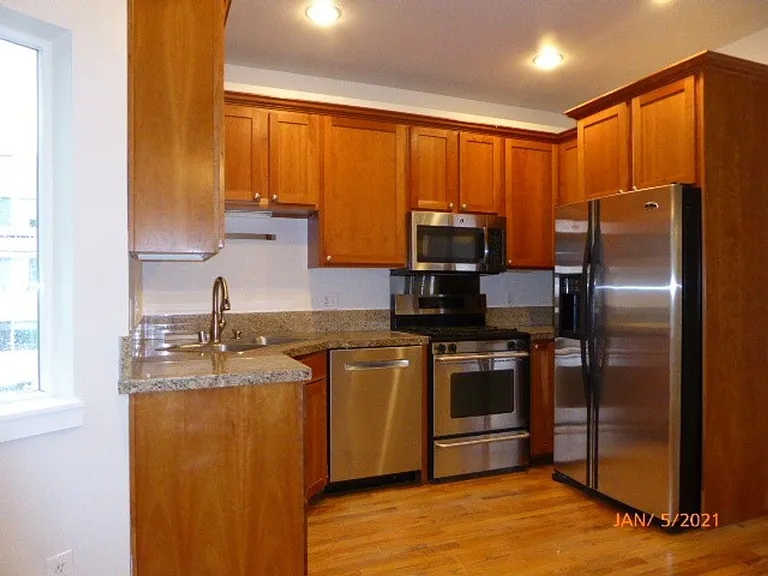 6415 9th Ave NE #D — Photo 8