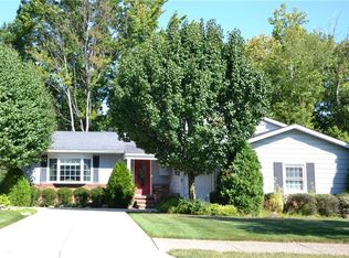 2221 Parmalee Dr, Seven Hills, OH 44131
