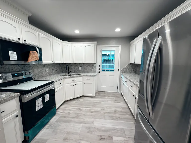 614 Jasper St #B — Photo 1