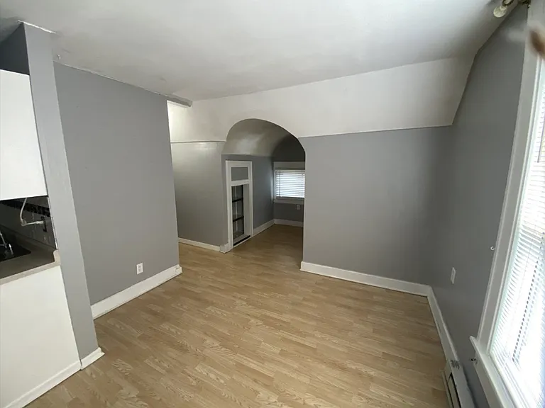 253 Eastern Ave SE - 1 — Photo 15