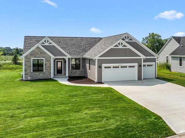 W251N2413 Valleyview CIRCLE, Pewaukee, WI 53072