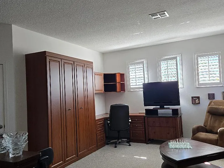 Bonus Room with Murphy Bed