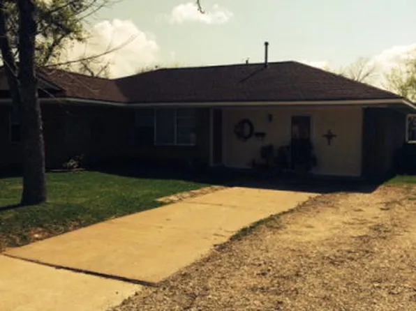 106 Walnut St, Lake Jackson, TX 77566