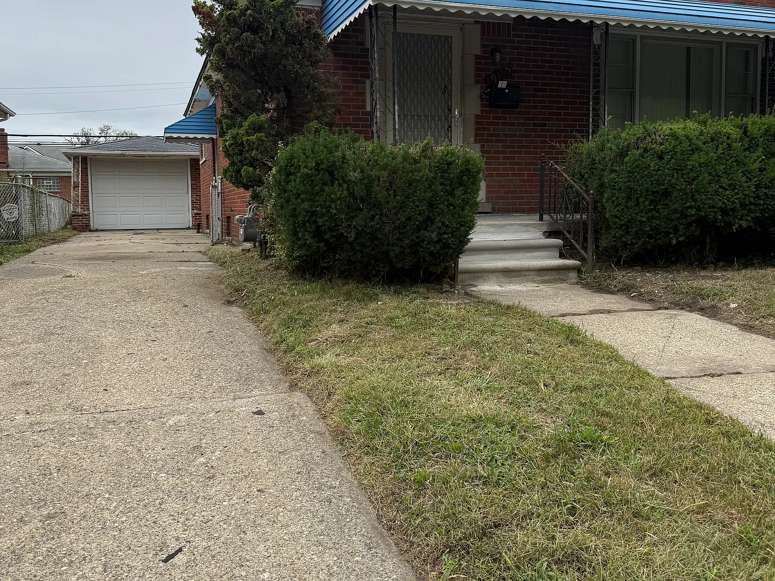 3 bed, 1068 sqft, $1,550 — Photo 2