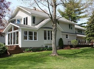 732 N Shore Dr, Holland, MI