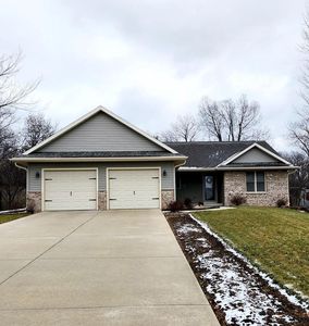 64 Braeburn Way, Evansville, WI, 53536