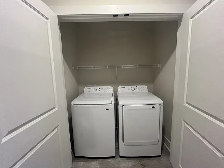 District at Riverside Apartments — Photo 97
