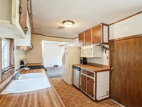 4th image of 308 163rd St N