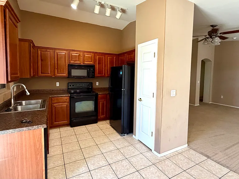 7587 E Fair Meadows Loop — Photo 3