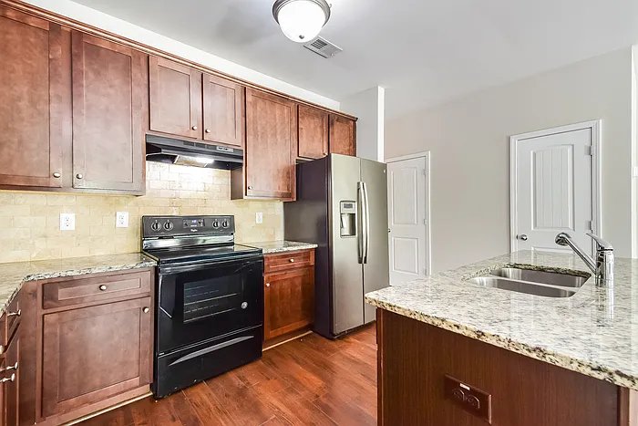 3253 Pennington Dr — Photo 8
