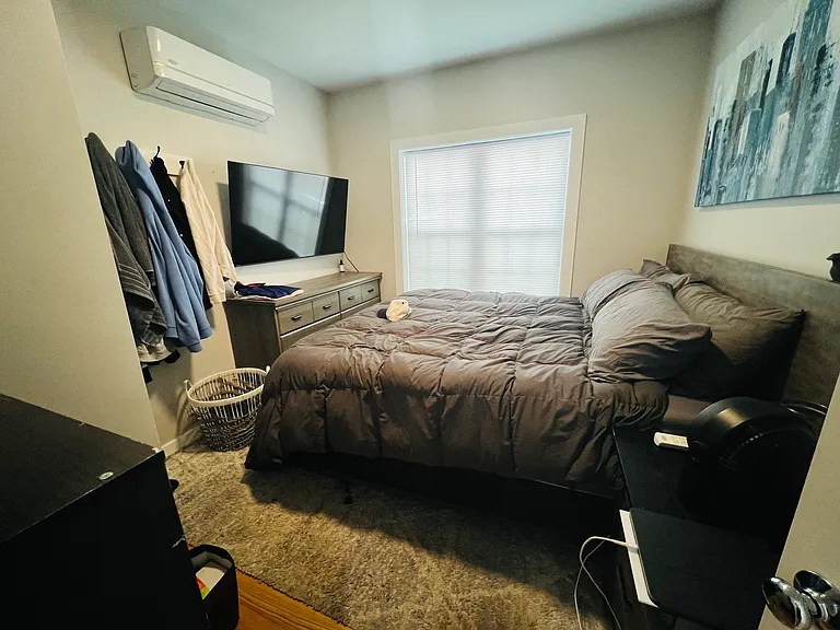 8 W Bellflower St #1 — Photo 10