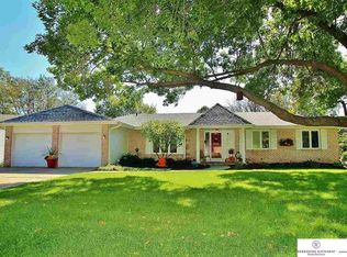 14719 Arbor St, Omaha, NE 68144