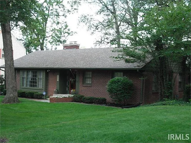 618 E Stewart Dr photo 1