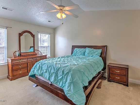 4th image of 10025 Birch Place SE
