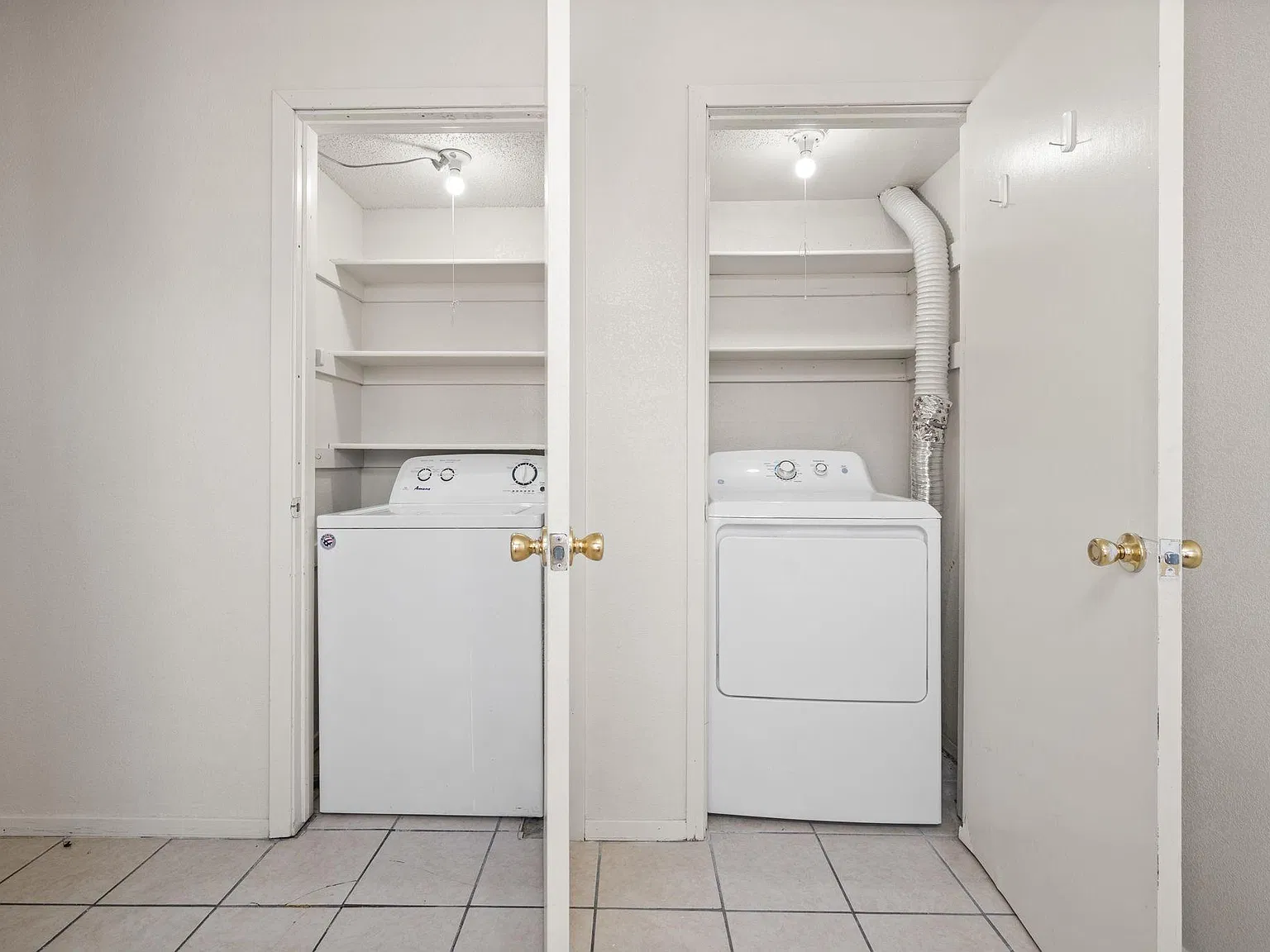 2 bed, 2.5 bath, 1047 sqft, $1,400 — Photo 3