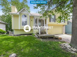 911 SW Shorthorn Dr, Grain Valley, MO 64029