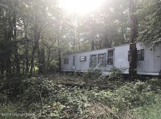 233 Buck Fever Trl, Scotrun, PA 18355