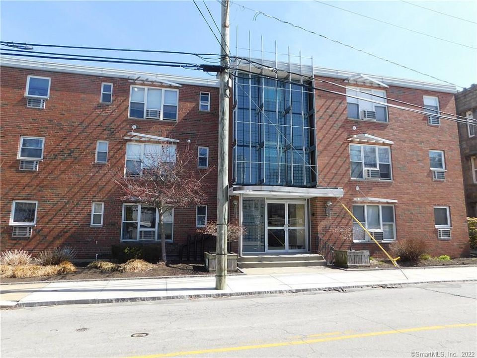 1st image of 184 Pequot Ave Unit 405