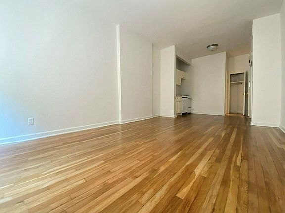 3rd image of 50 E End Ave Unit 50-1C