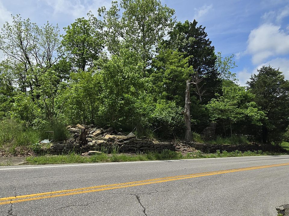 2nd image of 215 Corinth Rd