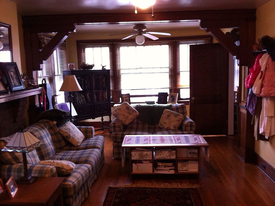 Living Rm Photo 2