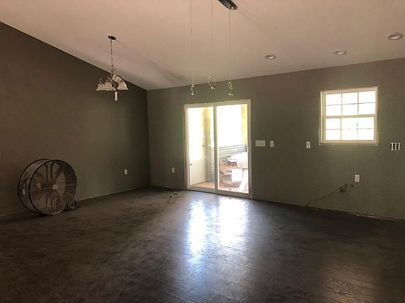 4th image of 2030 Buffalo Dr