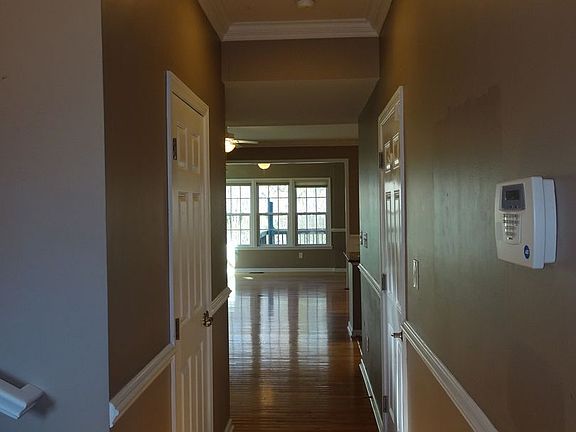 3rd image of 4656 Noland Blvd