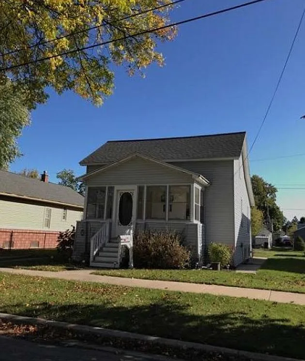 413 S Hampton St photo 1
