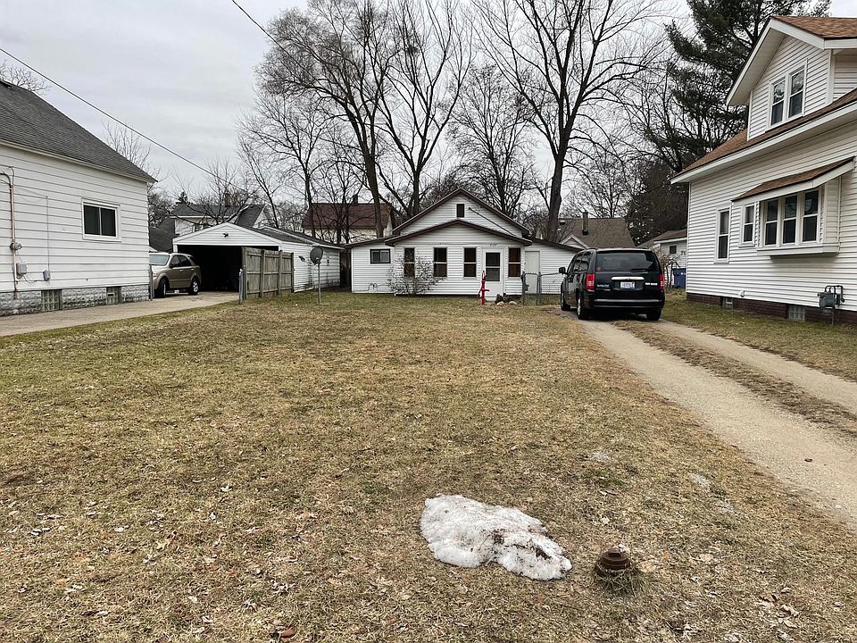 1st image of 2129 Duiker Ave NE