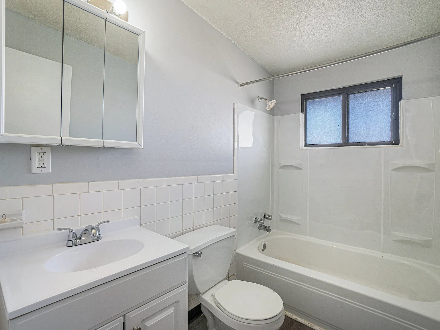 1 bed, $895 — Photo 4
